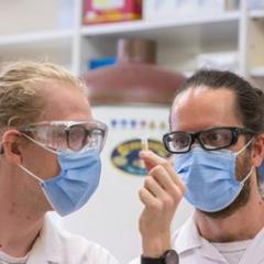 (L-R) Ed Kerr and Dr Ben Schulz have shrunk critical beer experiments, potentially leading to new beer varieties.